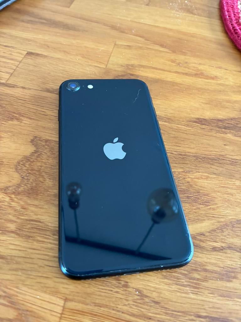 Iphone se 2022 3de generatie, 64G, Telecommunicatie, Mobiele telefoons | Apple iPhone, Ophalen, Zo goed als nieuw, IPhone SE (2022)