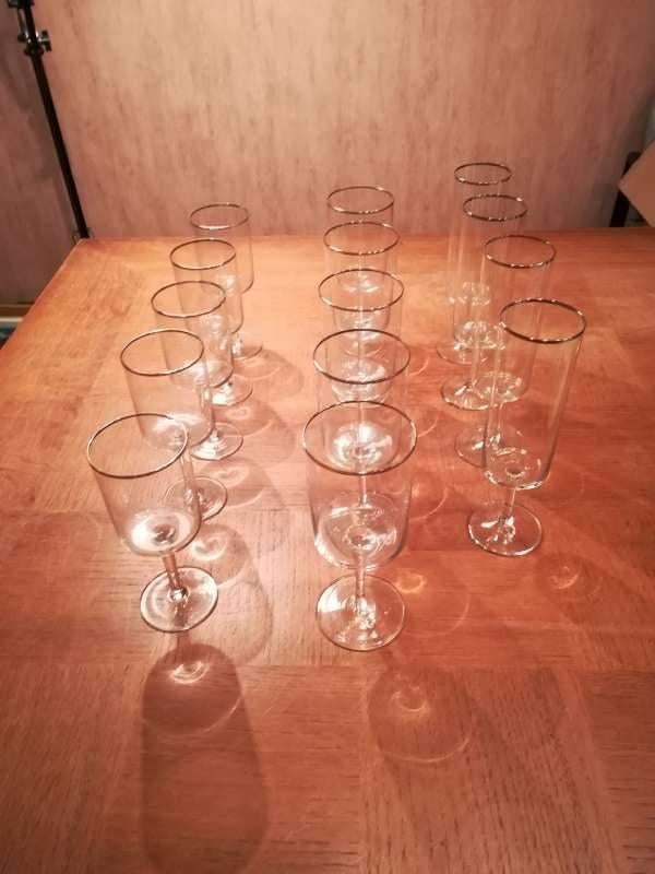 14 glazen met zilveren rand voor wijn en cava, Enlèvement ou Envoi, Utilisé, Verre, Verre ou Verres