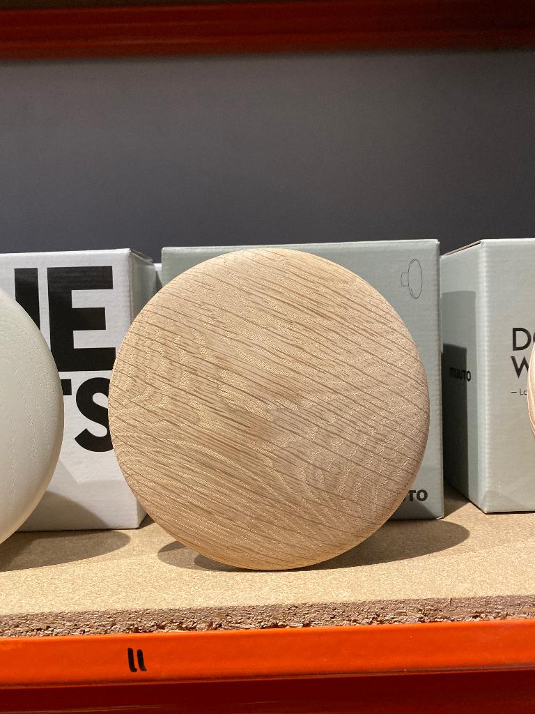 The dots 13cm muuto oak kapstok, Enlèvement ou Envoi, Neuf, Bois, Crochets muraux
