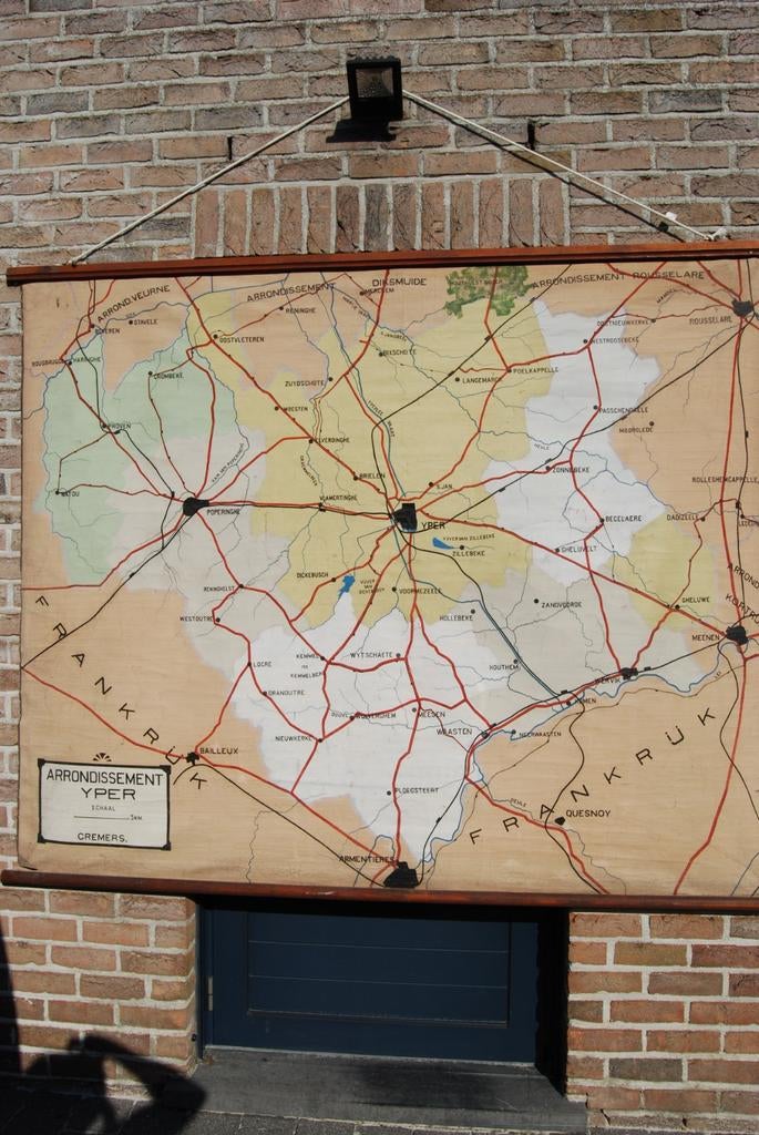 Antieke schoolkaart arrondissement Yper Ieper, Enlèvement
