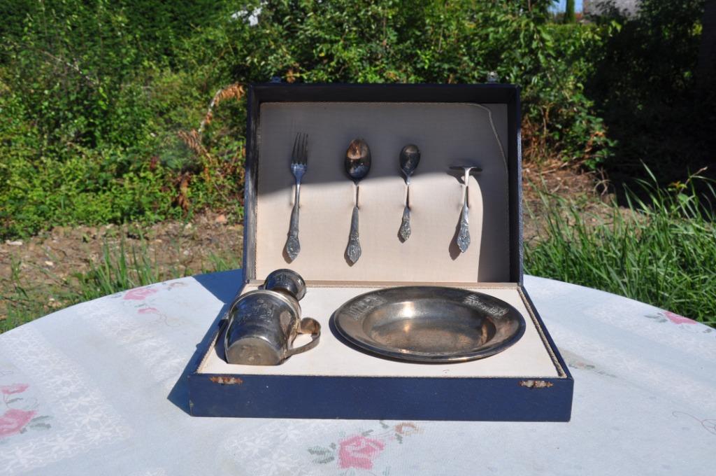 §  ancien coffret de naissance metal argente 8 elements, Antiquités & Art, Enlèvement ou Envoi