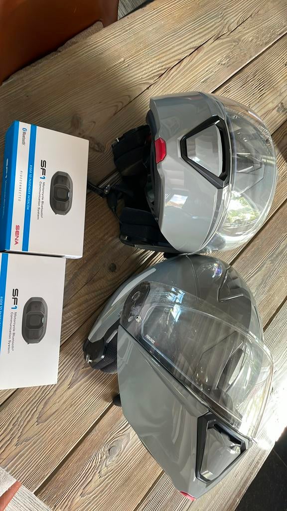 2 motorhelmen met ingebouwde intercom HJC helmets, Ophalen, HJC