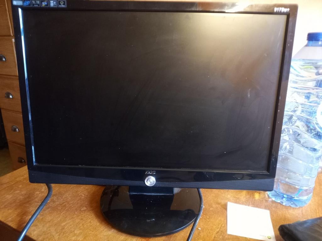 AOC 19" 50cm Beelscherm (incl kabels), Computers en Software, Monitoren, Ophalen, Zo goed als nieuw