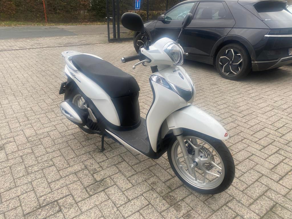 Honda SH 125*2015*Uniek 61 KM*Nieuwstaat., Motos, Motos | Honda, Entreprise, jusqu'à 11 kW, 1 cylindre, Enlèvement