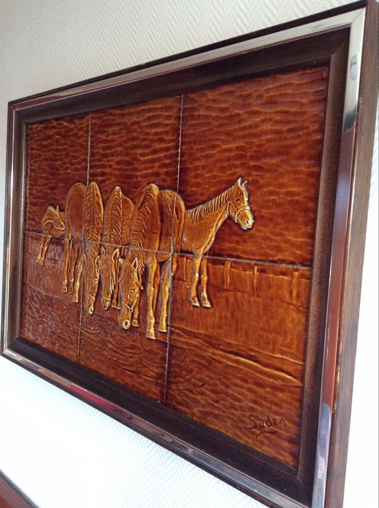 Keramiek haut-reliëf met paarden   100x70cm    6tegels 1970, Ophalen of Verzenden, Zo goed als nieuw