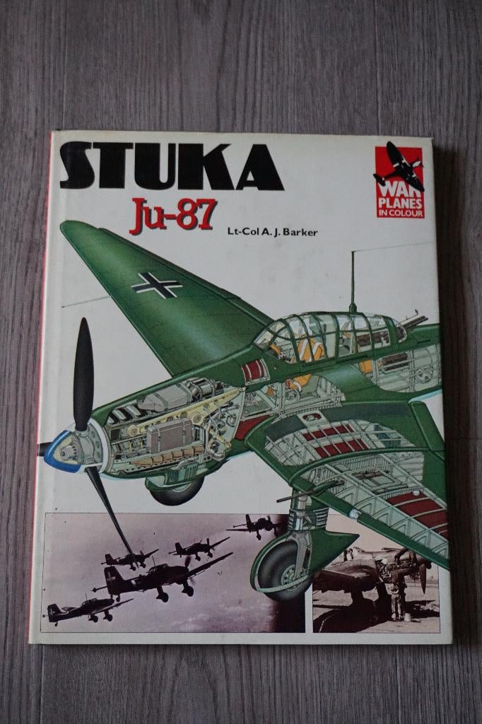 boek luchtvaart stuka ju-87 duitse bommenwerper luftwaffen, Verzamelen, Ophalen of Verzenden