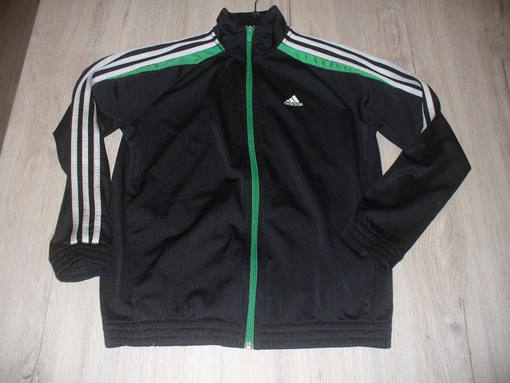 Trainingsjasje Adidas maat 164, Enfants & Bébés, Vêtements enfant | Taille 164, Enlèvement ou Envoi, Utilisé, Vêtements de sport ou Maillots de bain