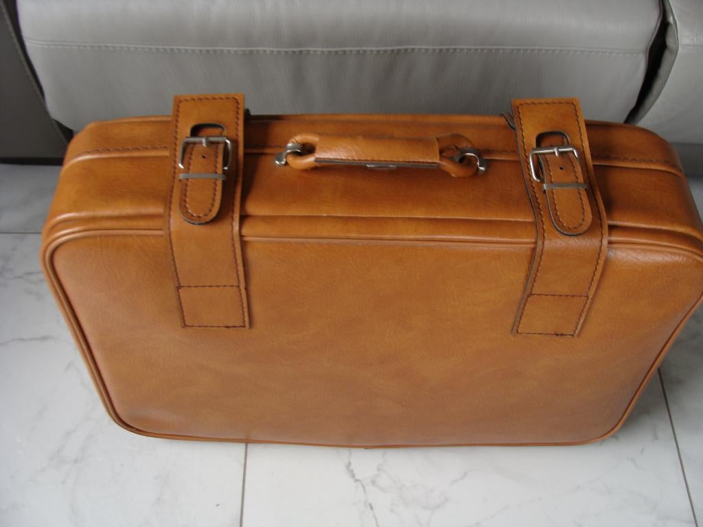 Ancienne valise couleur d'époque , vintage, Antiquités & Art, Enlèvement ou Envoi