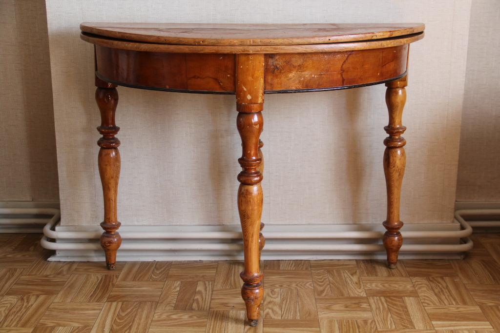 Louis Philippe halvemaantafel, 19e eeuw, Ophalen