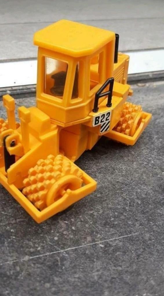 Bulldozer 1/64 vintage, Enlèvement ou Envoi, Comme neuf