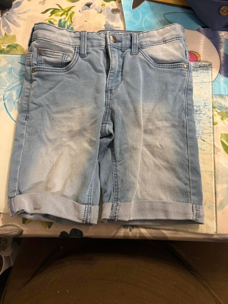 Een korte zomer broek maat 122-128, Ophalen of Verzenden, Zo goed als nieuw, Jongen, Broek