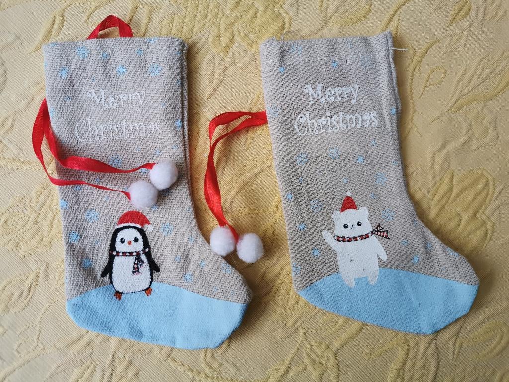 Kerstsokjes 2 stuks. Pinguin en ijsbeer. Prijs per set., Diversen, Kerst, Ophalen of Verzenden, Nieuw