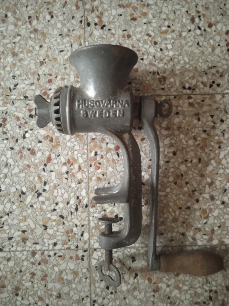 A vendre ancien broyeur à viande "HUSQVARNA", Antiquités & Art, Enlèvement ou Envoi