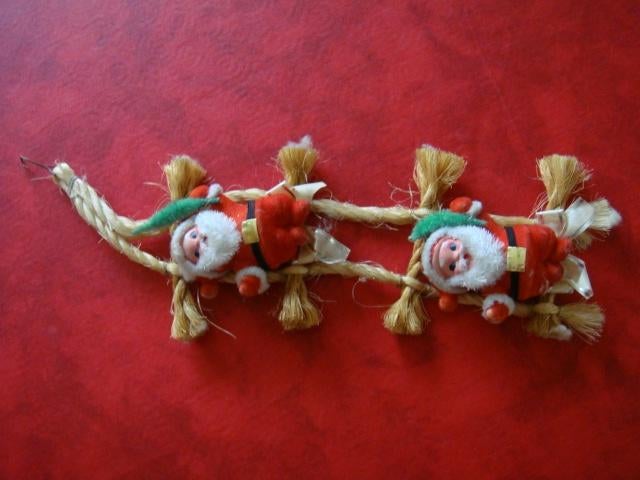 Déco de Noël. 2 Pères Noël sur une échelle corde, Envoi, Comme neuf