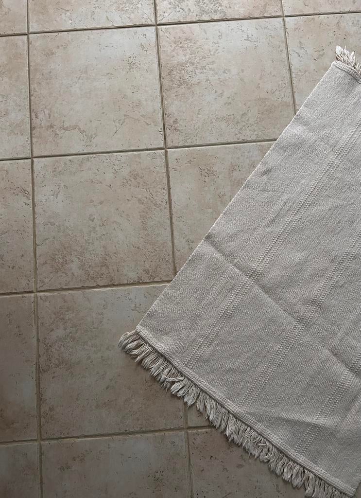 Gezocht: 12 oude beige keramische vloertegels 30x30 cm, Doe-het-zelf en Bouw, Ophalen, Keramiek, Zo goed als nieuw, 20 tot 40 cm