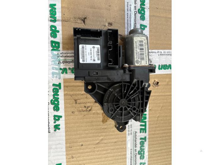 Moteur de vitre portière d'un Volkswagen Golf, Enlèvement ou Envoi, 3 mois de garantie, Utilisé, Volkswagen