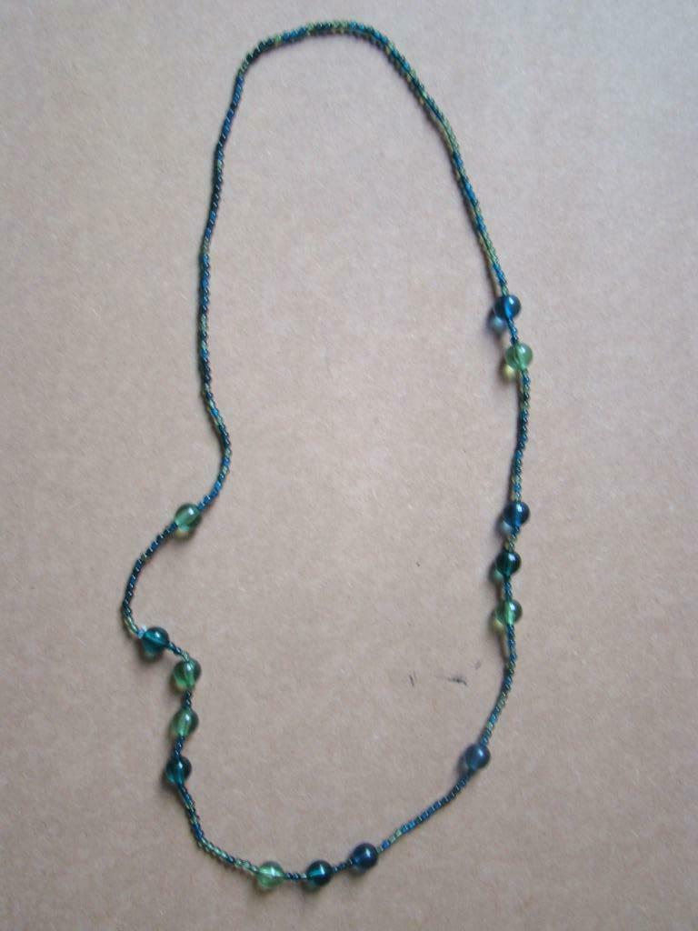 fantasiejuweel halssnoer groene + blauwe glasparels = 90cm, Bijoux, Sacs & Beauté, Colliers, Enlèvement ou Envoi, Neuf, Vert, Synthétique