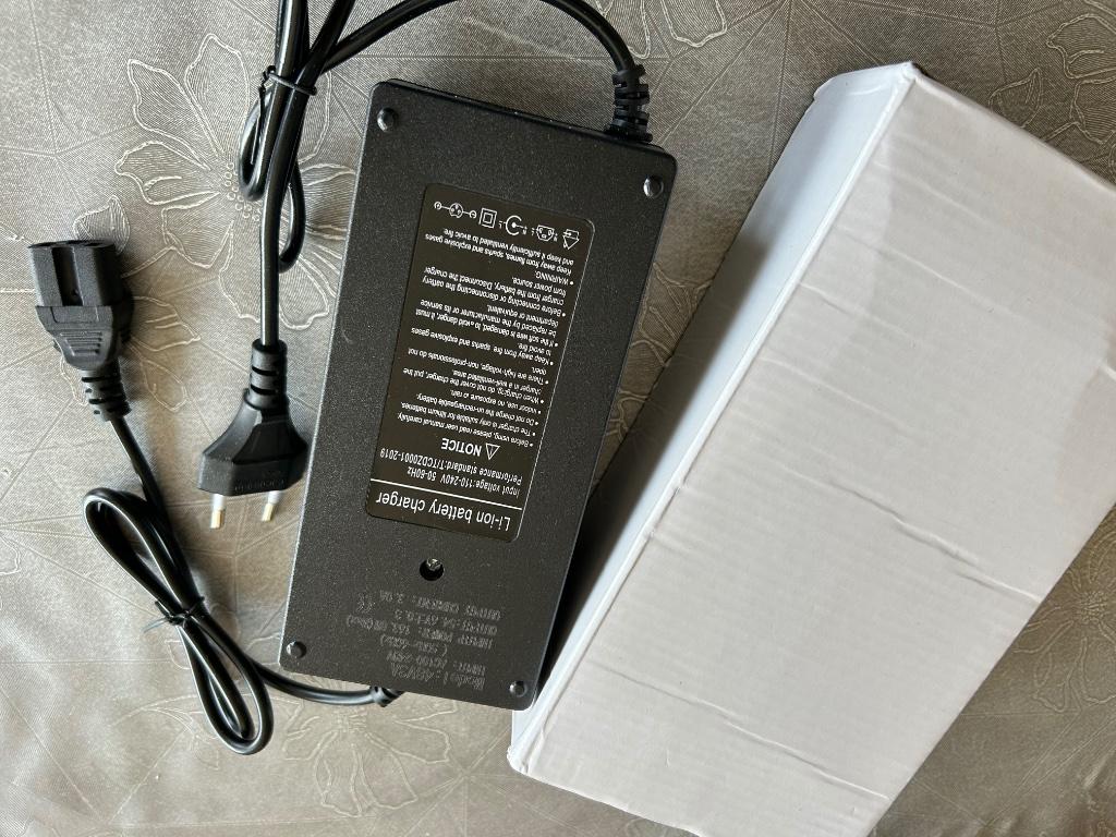 Oplader batterij Li-ion fiets Chargeur batterie Li-ion vélo, Fietsen en Brommers, Ophalen of Verzenden, Nieuw