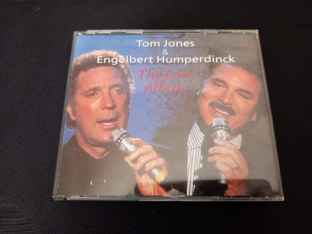 Tom Jones & Engelbert Humperdinck ‎– The Love Album Cd Box, Ophalen of Verzenden, Zo goed als nieuw, Boxset