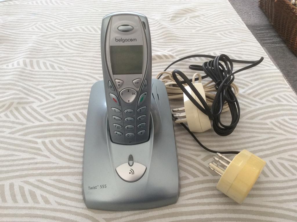 Belgacom twist 555 draadloze telefoon, Télécoms, Téléphones fixes | Combinés & sans fil, Enlèvement ou Envoi, Comme neuf