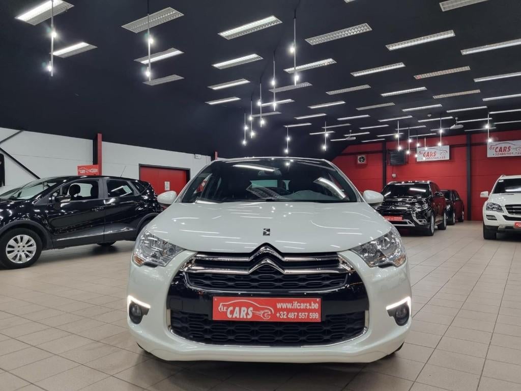 CITROEN DS4 THP 160 Automatik SoChic**45000KM'S**AUTOMAAT**, Auto's, Citroën, Euro 5, Lederen bekleding, Zwart, 4 cilinders