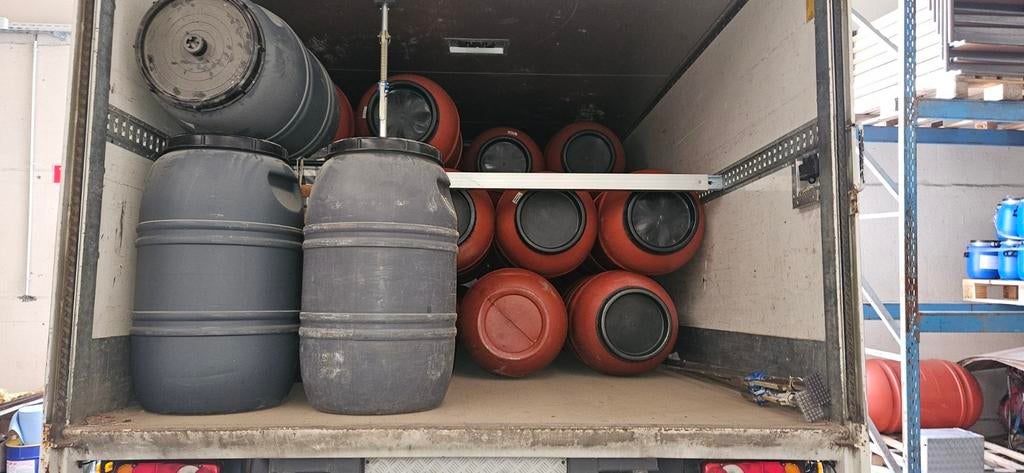 220 liter Grote Vaten 3+1 gratis, Tuin en Terras, Ophalen, Zo goed als nieuw