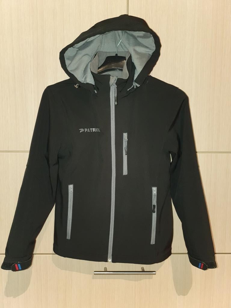 zwarte softshell jas met kap - maat 3XS, Ophalen, Jongen of Meisje, Zo goed als nieuw, Patrick