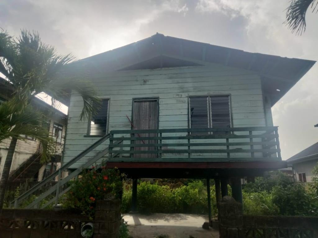 Terrain avec maison à Paramaribo, Suriname, Immo, Étranger, Hors Europe, Maison d'habitation, Ville, Ventes sans courtier
