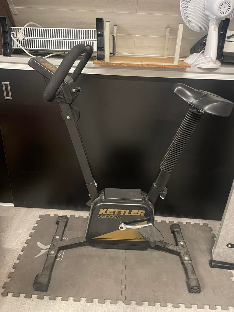 Hometrainer Kettler sport trophy, Ophalen, Gebruikt, Metaal, Benen
