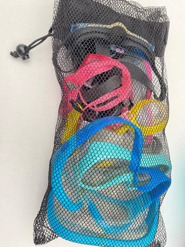 Lot de 9 paires de lunettes de natation, Sports nautiques & Bateaux, Plongée, Enlèvement ou Envoi, Utilisé, Lunettes de plongée ou Tuba