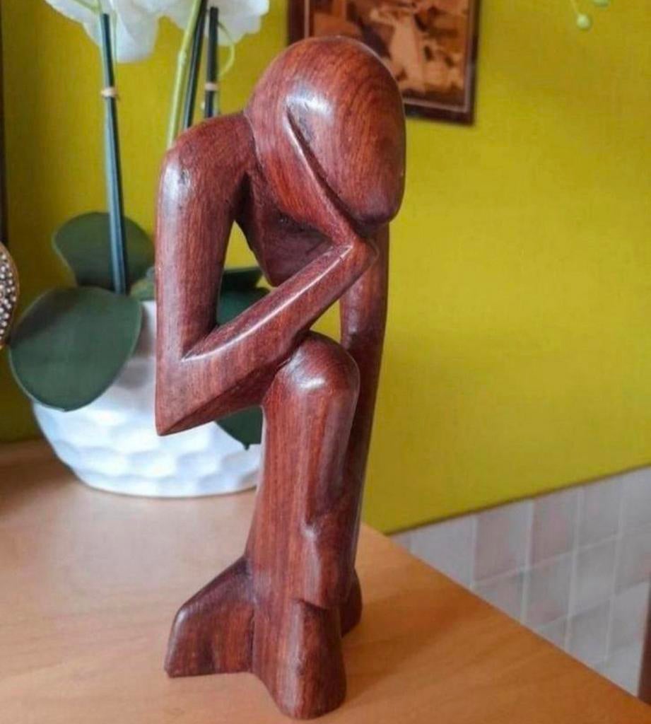 Vintage houtsnijwerk Denker 24cm hoog - Abstract, Antiek en Kunst, Ophalen of Verzenden