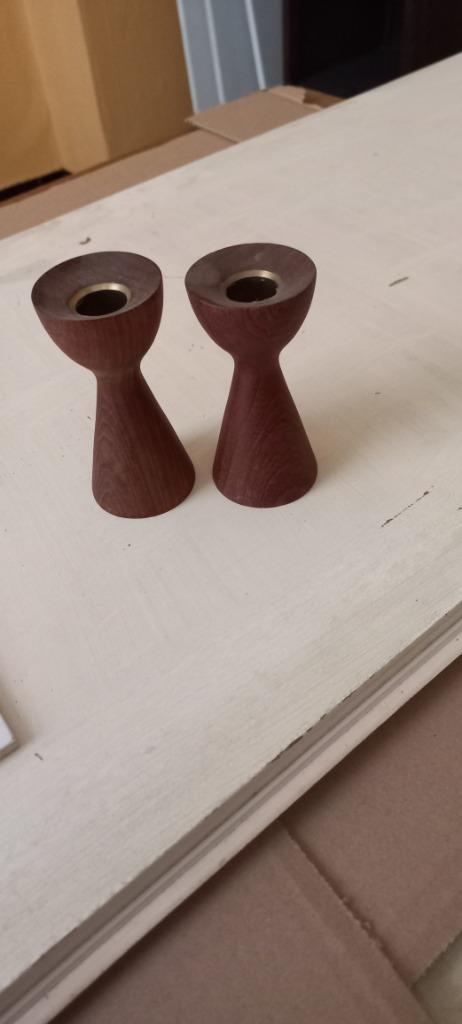 bougeoirs en bois, Enlèvement