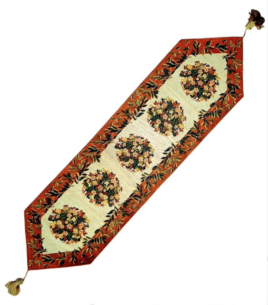 Nappe, chemin de table tapisserie fleurie avec pompon, Maison & Meubles, Nappes, Enlèvement ou Envoi