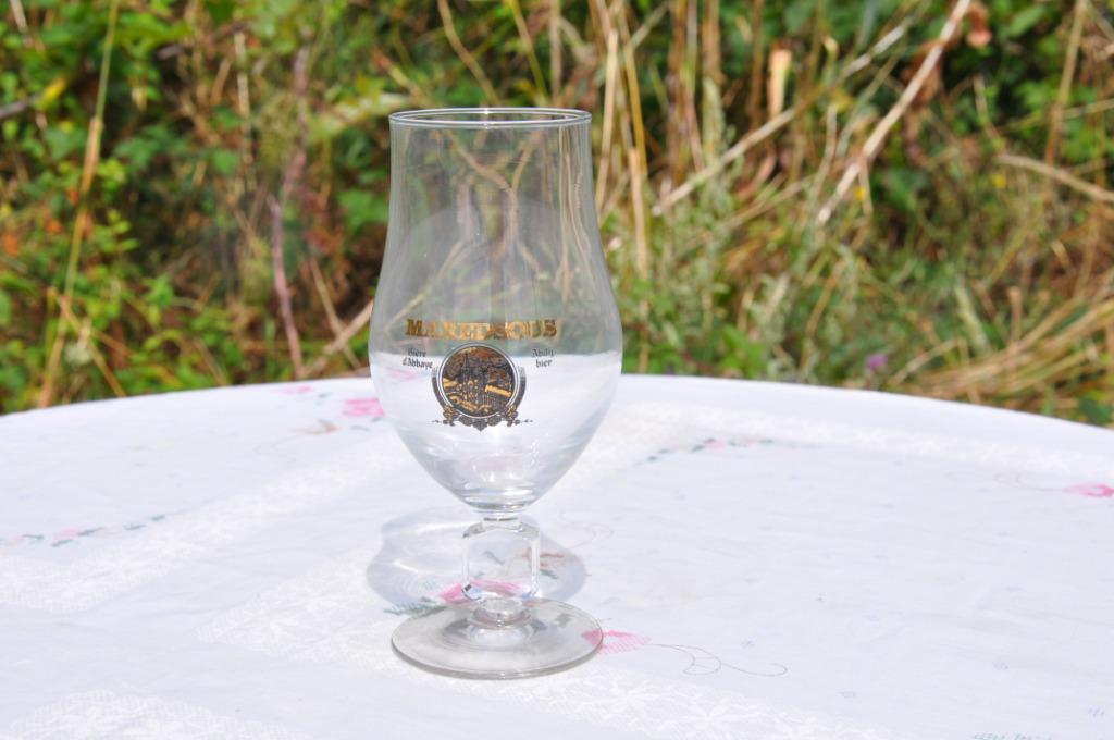verre a biere sur pied abbaye de maredsous, Enlèvement ou Envoi, Comme neuf, Verre ou Verres, Autres marques