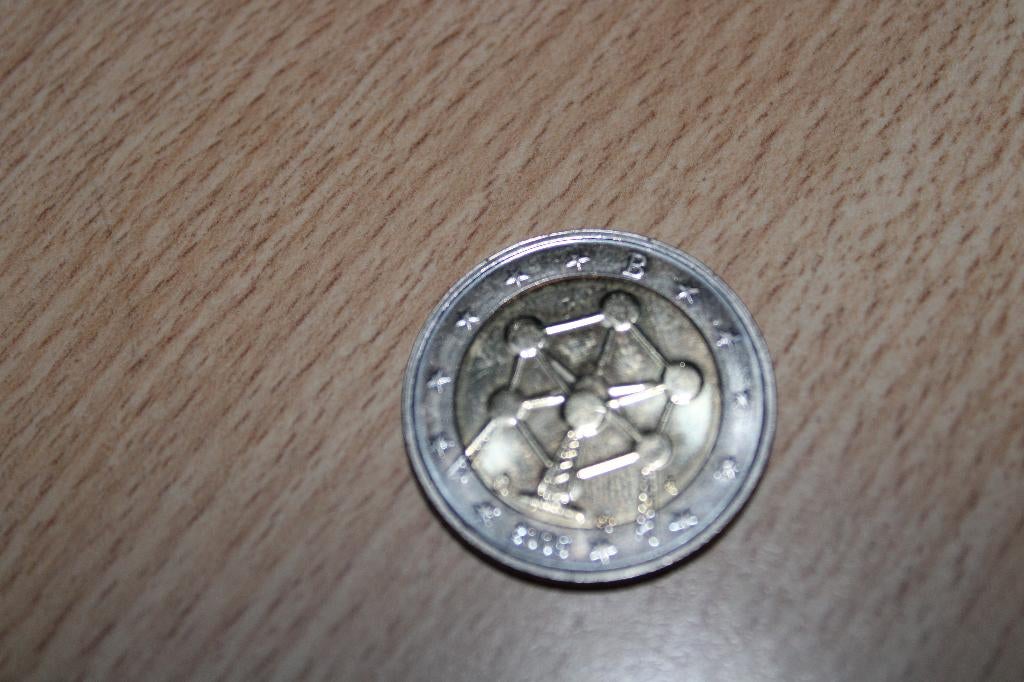 Pièce belge de 2 euros avec l'Atomium datant de 2006., Enlèvement ou Envoi, Belgique, Monnaie en vrac
