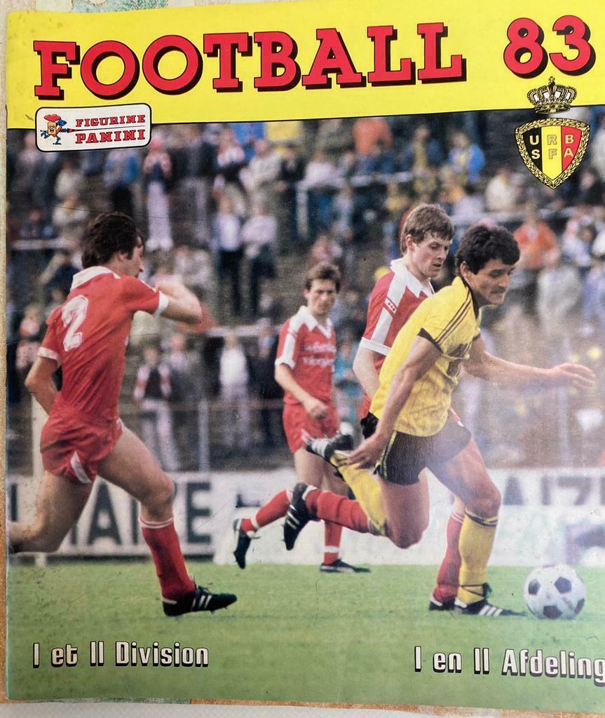 Panini Fotoboek 1983 Belgische voetbalclubs 1E + 2E DIVISIE, Verzamelen, Ophalen, Gebruikt, Boek of Tijdschrift