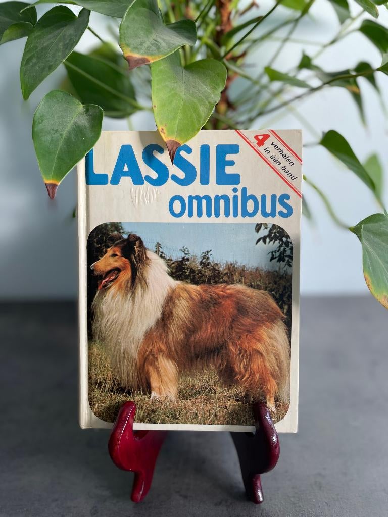 Vintage hardcover "Lassie Omnibus" - Henri Arnoldus, Boeken, Kinderboeken | Jeugd | 13 jaar en ouder, Gelezen, Fictie, Ophalen