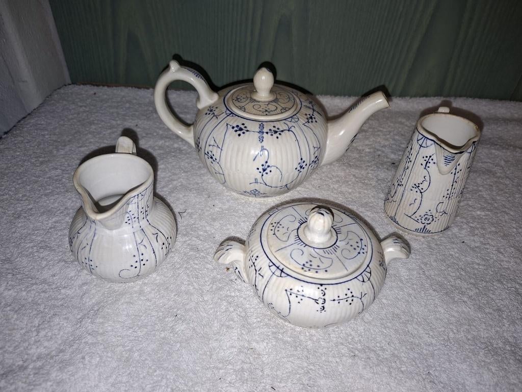 4 del. theeservies Boch, begin 1900, Antiek en Kunst, Ophalen of Verzenden