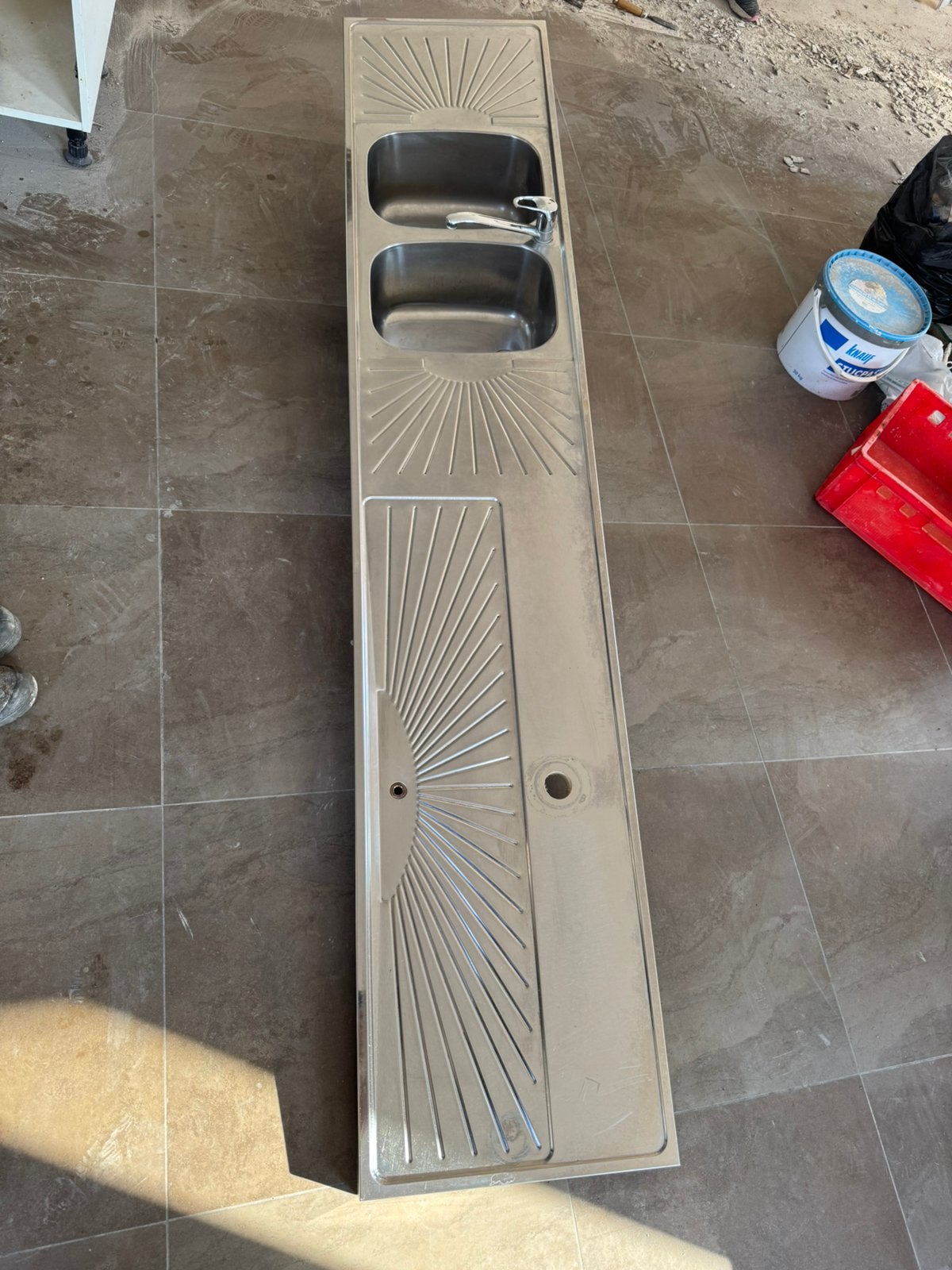 Wasbak van een bar , 250cm bij 50cm, Enlèvement