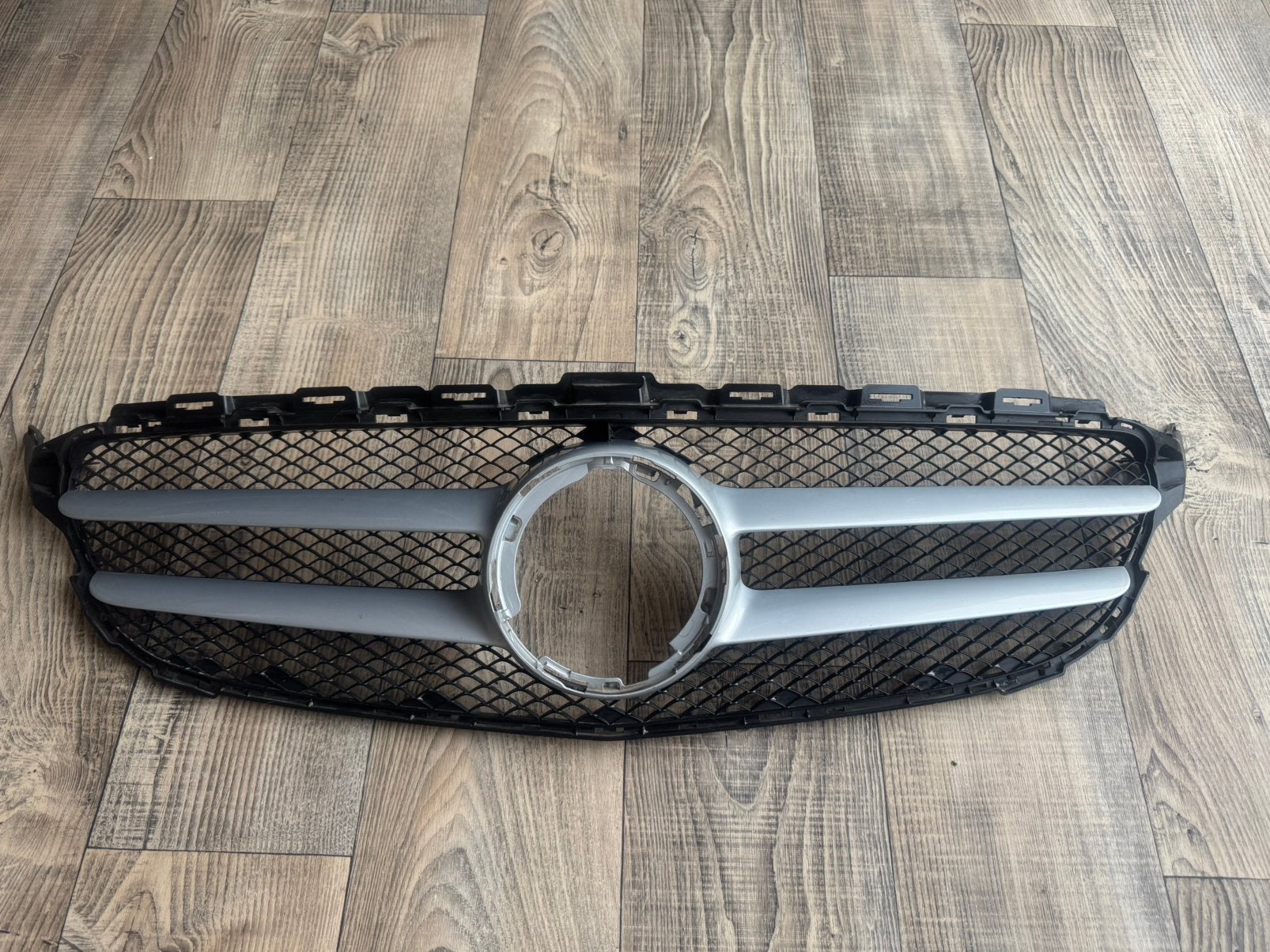 Mercedes c220 front grill, Ophalen