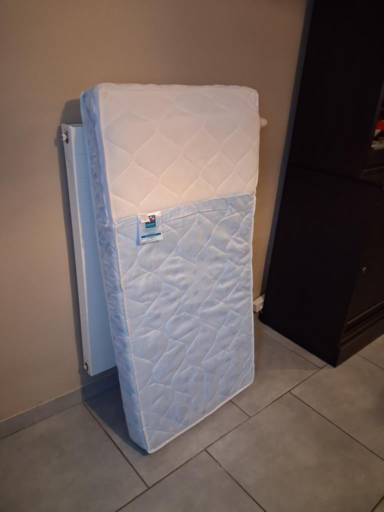 Matelas bébé Anti-reflux avec plan incliné, Matelas, Une personne, Enlèvement, Utilisé