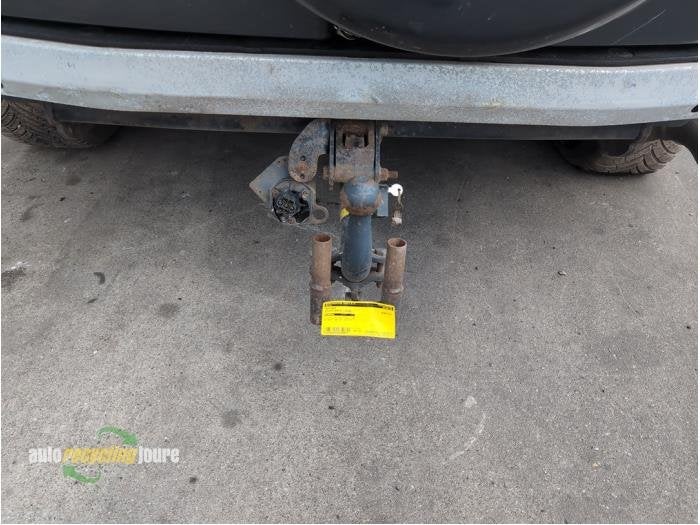 Crochet d'attelage d'un Toyota Rav-4, -, -, 3 mois de garantie, Toyota