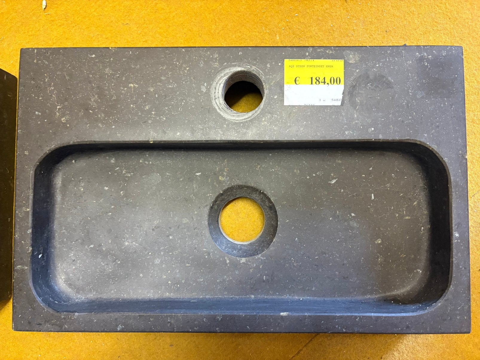Lavabo toilet zonder kraan, Ophalen, Zo goed als nieuw, Kraan