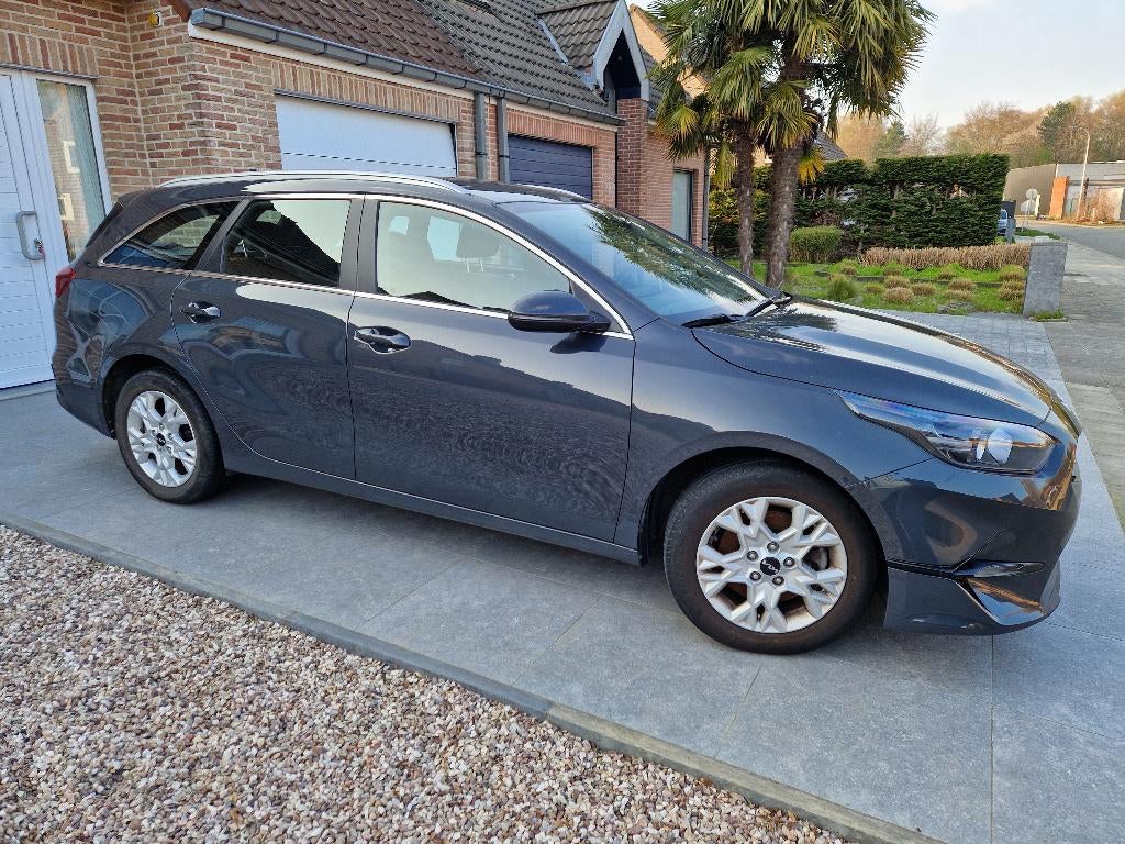 Voiture, 100 kW, Argent ou Gris, Achat, Euro 6
