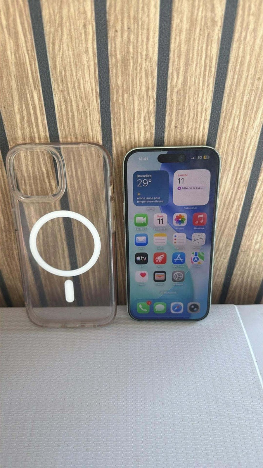 Iphone 15  128g super etats avec chargeur, Télécoms, Enlèvement ou Envoi, IPhone 15