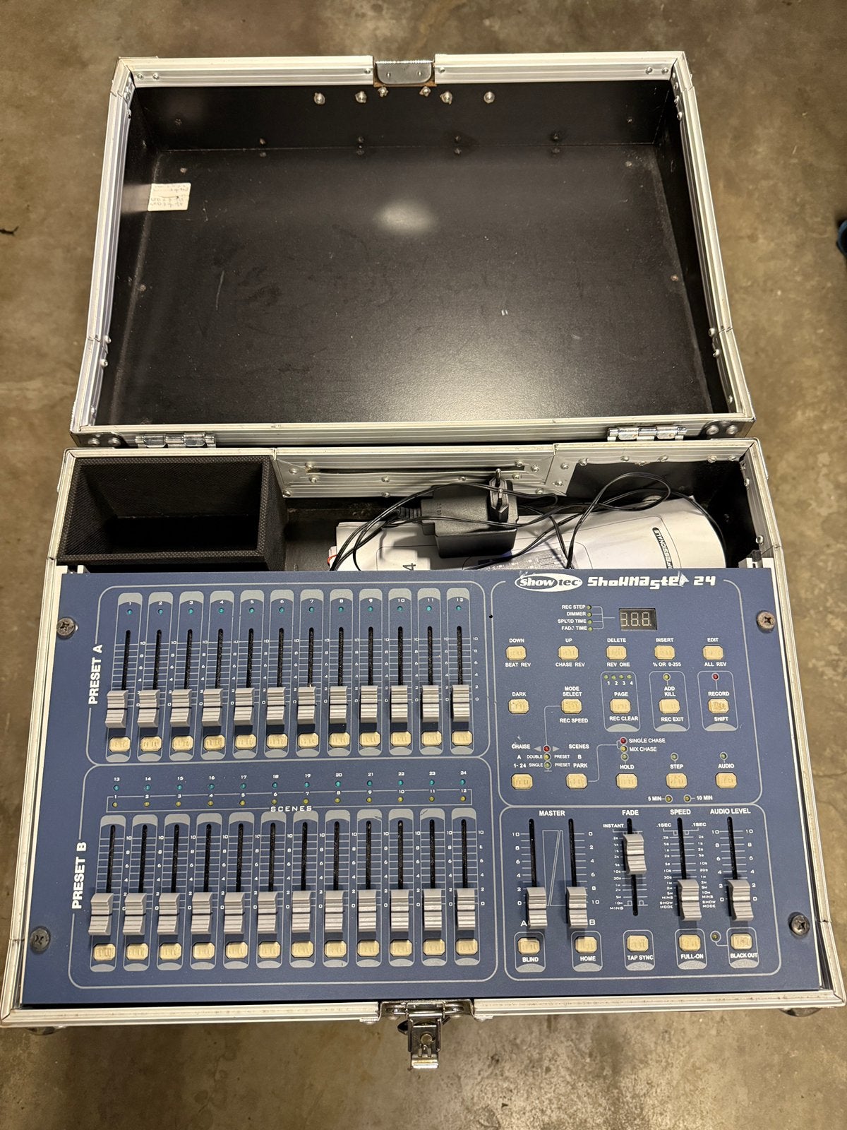 Console DMX Showtec Showmaster 24, Enlèvement, Utilisé, Lumières
