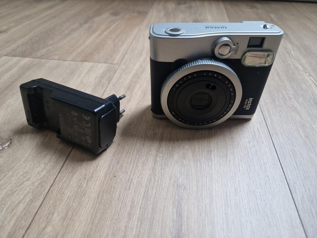 Fujifilm instax mini 90 neo classic, Audio, Tv en Foto, Fotocamera's Analoog, Ophalen