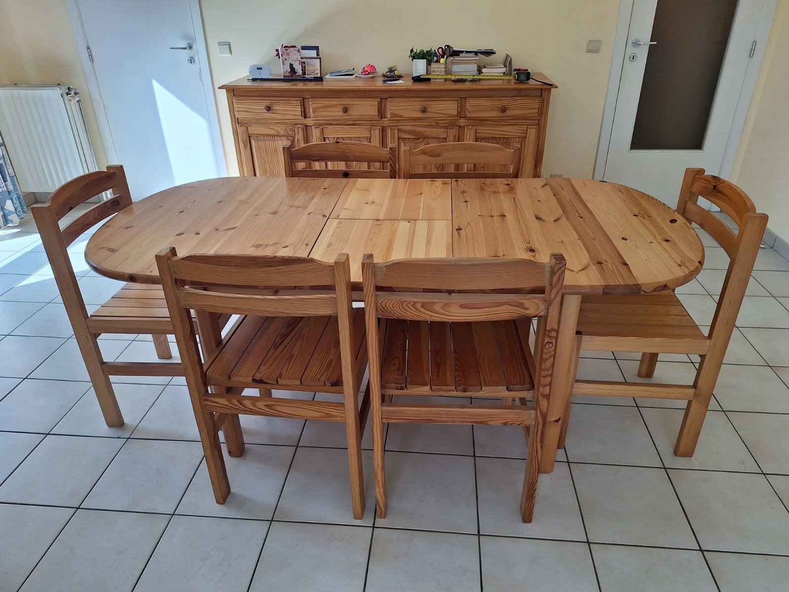 A VENDRE,  magnifiques table et chaises en pin massif, Enlèvement, Comme neuf, Moderne, 4 à 6 chaises