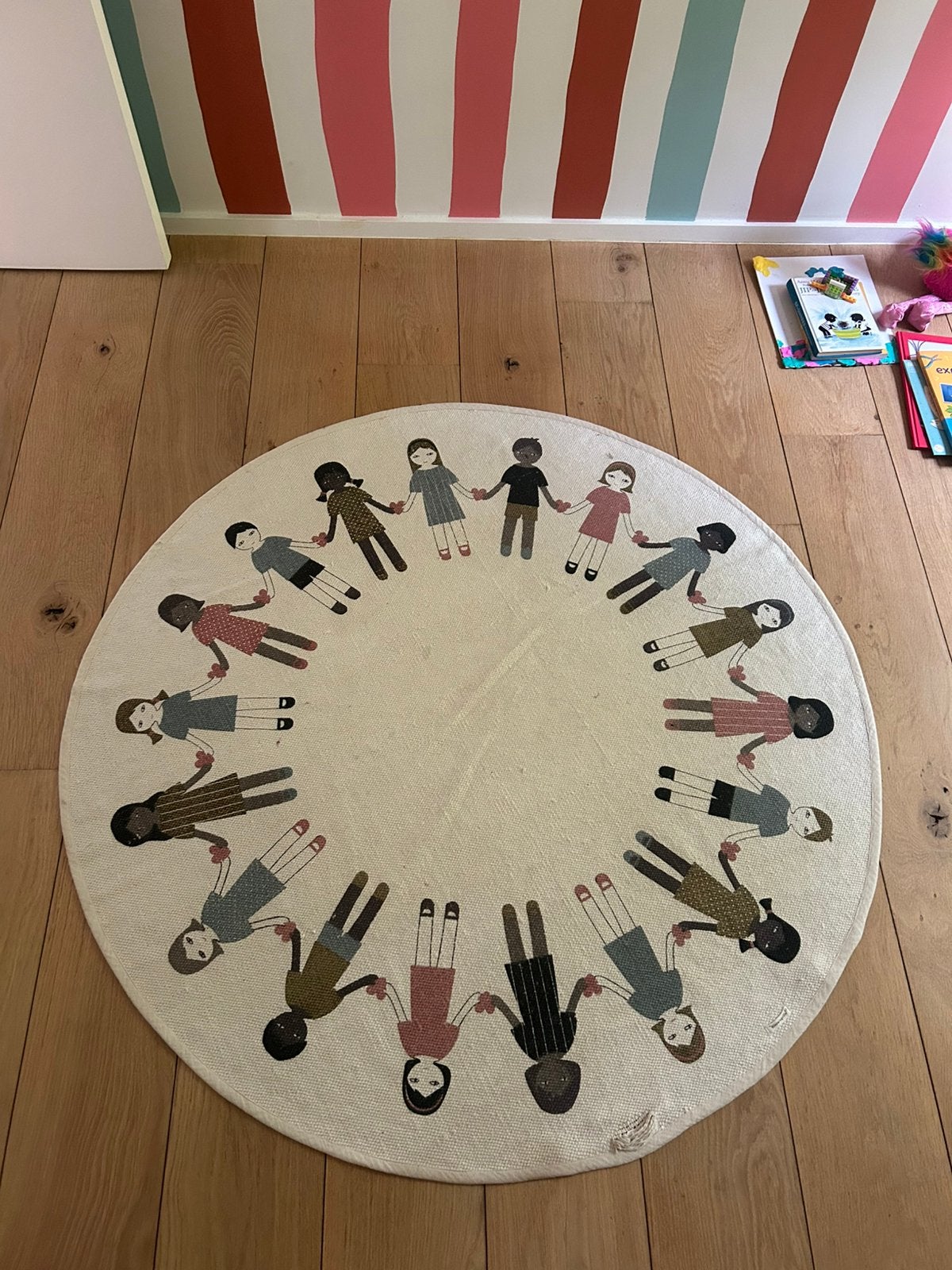 Rond Tapijt kinderkamer 130cm, Huis en Inrichting, Stoffering | Tapijten en Vloerkleden, Ophalen, Gebruikt, Rond, Crème