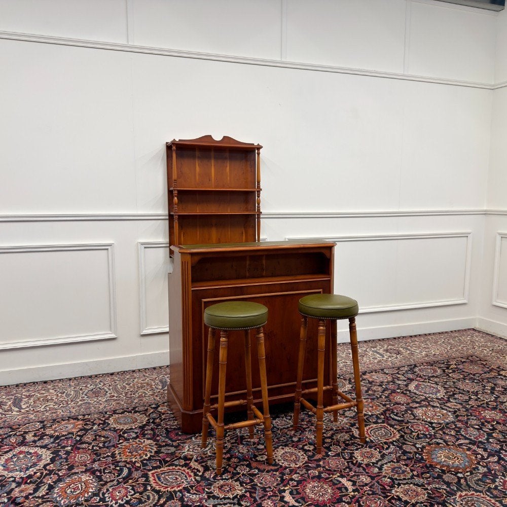 Klassiek Engels Chesterfield Bar met Kast en Barkrukken, Antiek en Kunst, Ophalen of Verzenden